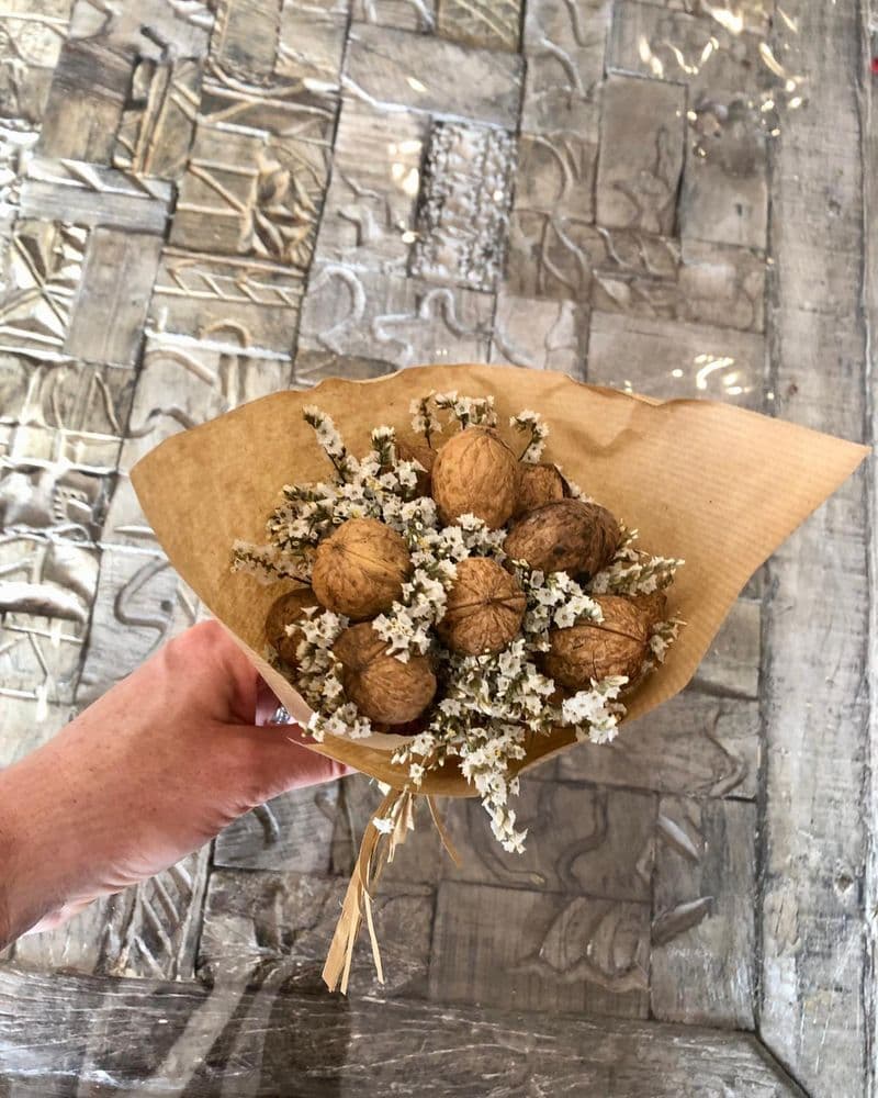 mini bouquet avec lilas de mer et noix